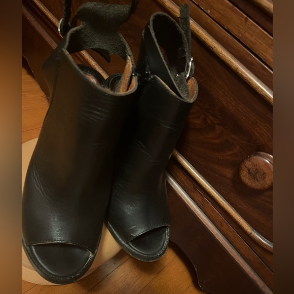 SixtySeven Black Leather Peep Toe Slingback Ankle Chunky Heel EUR 37 or 7-7.5 - Picture 6 of 8